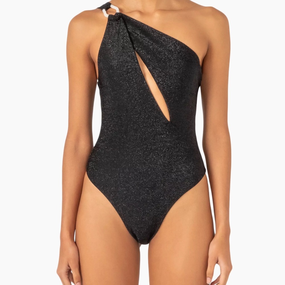 Black One-Shoulder Swimsuit